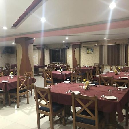 Hotel Nandanik Palace Falakata Экстерьер фото