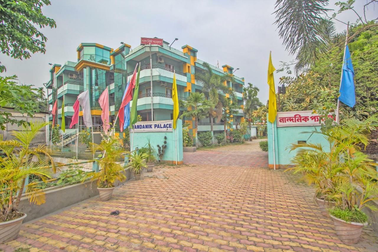 Hotel Nandanik Palace Falakata Экстерьер фото