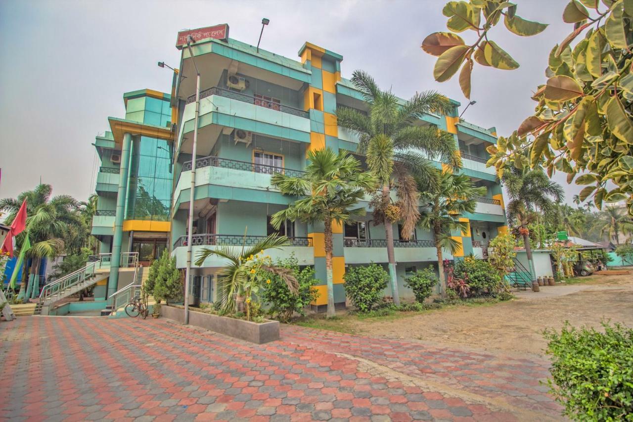 Hotel Nandanik Palace Falakata Экстерьер фото