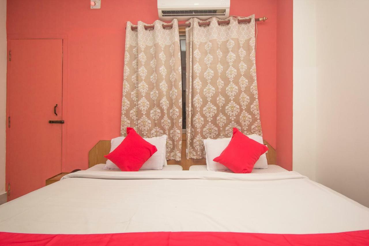 Hotel Nandanik Palace Falakata Экстерьер фото