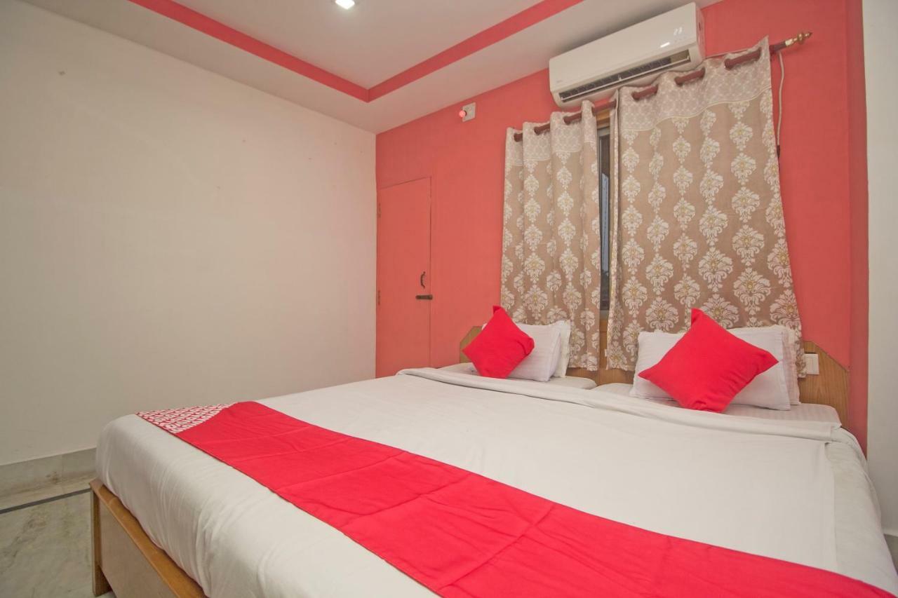 Hotel Nandanik Palace Falakata Экстерьер фото