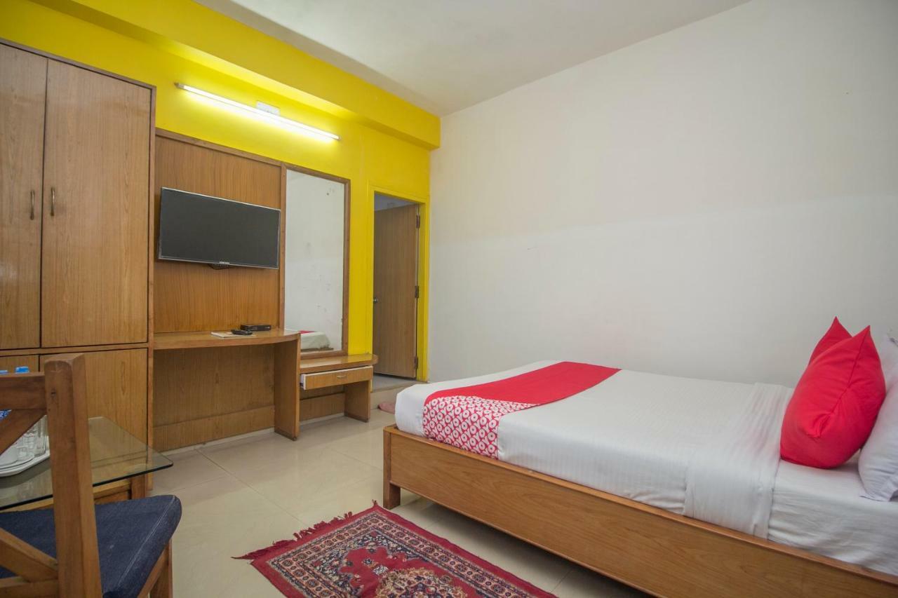 Hotel Nandanik Palace Falakata Экстерьер фото